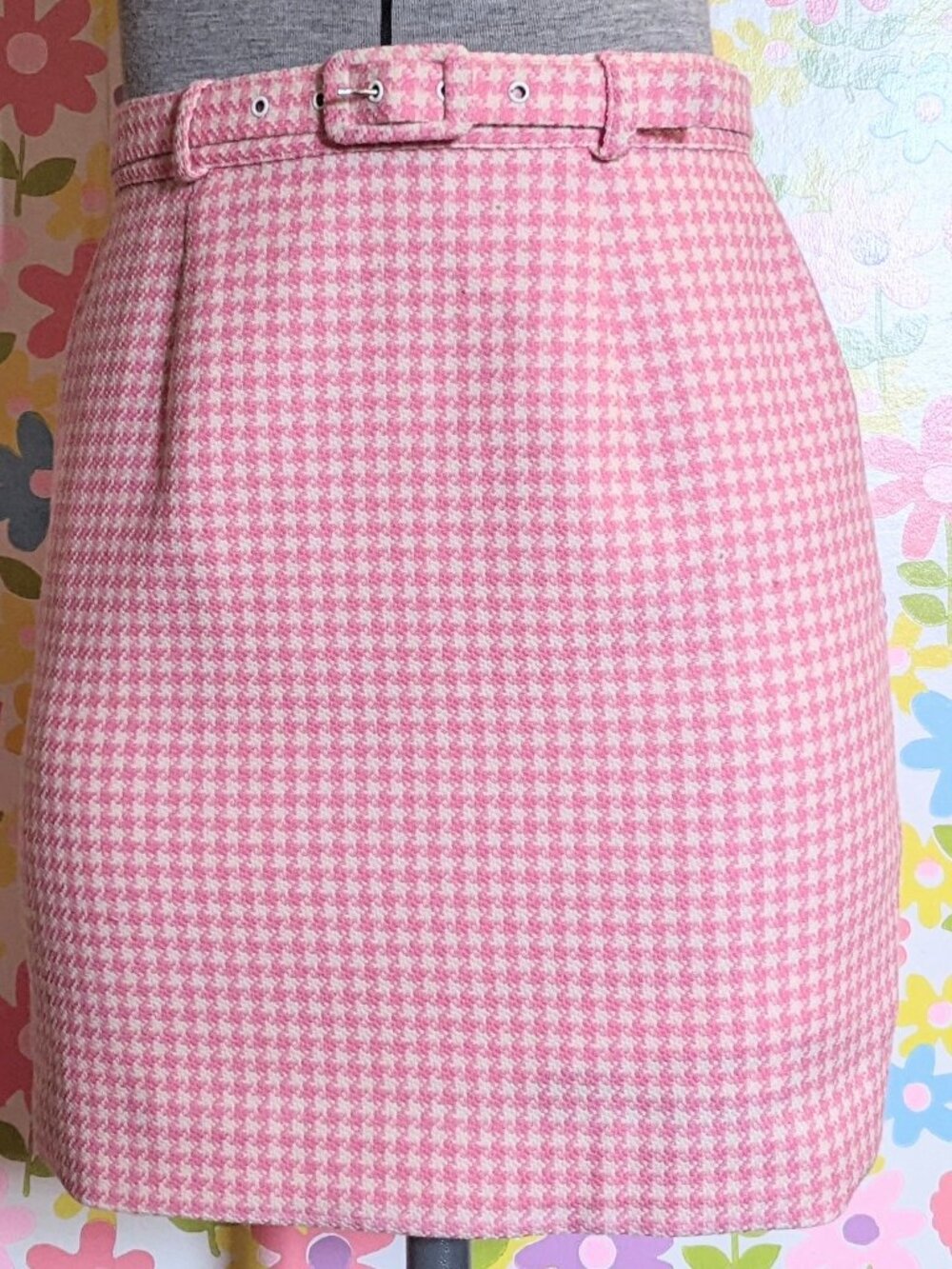 Vintage 1990s Blumarine Pink and White Houndstooth Belted 100% Wool Skirt IT 42